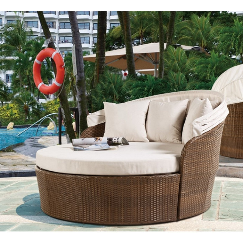 Chaise longue simple 55 po avec coussins