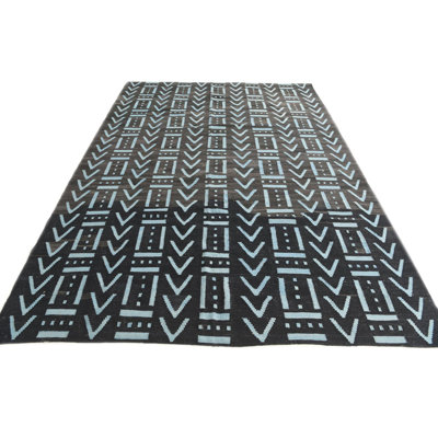 Tapis noir 7 x 10 Petrella