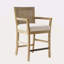 Tabouret de comptoir Cane avec finition naturelle récupérée et coussin à haute densité, parfait pour les cuisines modernes et traditionnelles.