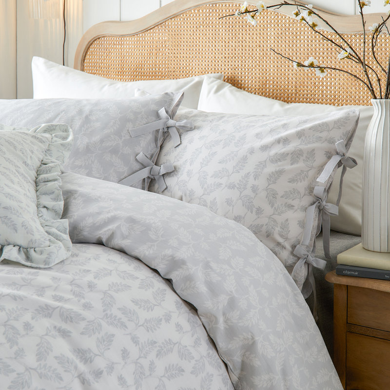 Chloe White Cotton Reversible Bedding Set, King Duvet Cover Set + 2 Standard Pillowcases