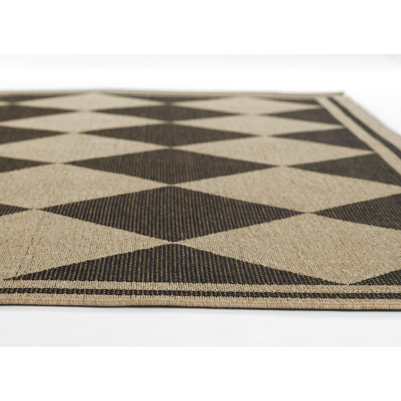 Geometric Area Rug in Black, 6'6" X 9'