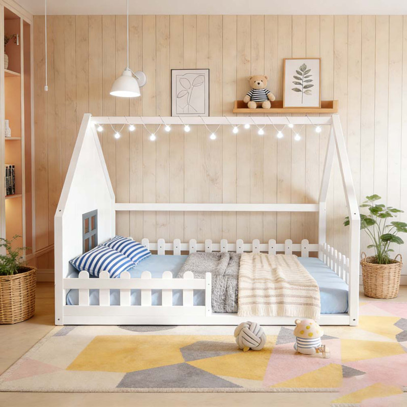 Lit double en bois avec fenêtre et clôture, Blanc