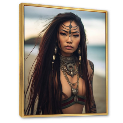 Gracieuse fille tribale asiatique I