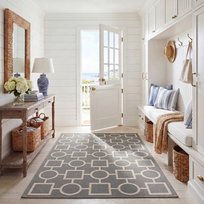 Arneshia Geometric Gray/Beige Area Rug