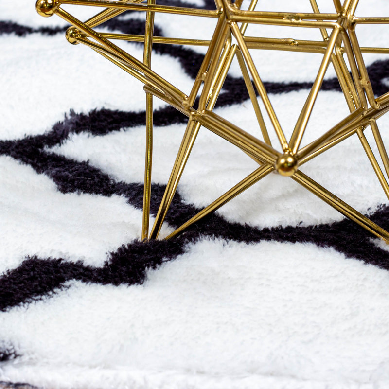 Phares Faux Fur Geometric Indoor Rug, Rectangle 3'11" x 6'