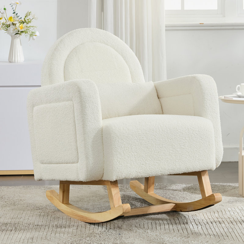 Chaise berçante d'appoint blanc crème, confort à grande échelle, dossier et cou ergonomiques, fauteuil en velours à texture douce avec structure, coussin complémentaire, polyvalence esthétique pour votre maison