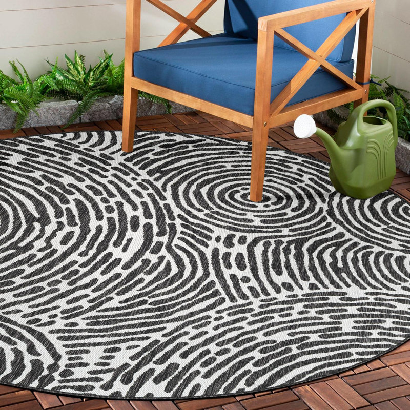 Geometric Machine Woven Polypropylene Indoor / Outdoor Area Rug in Black/White, Round 13'1"