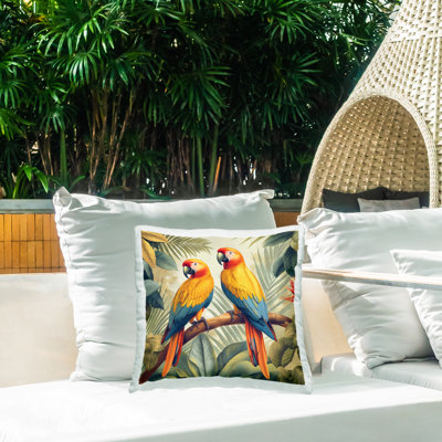 Coussin d'extérieur «Parrot Duo on Branch» par Steve Hunziker
