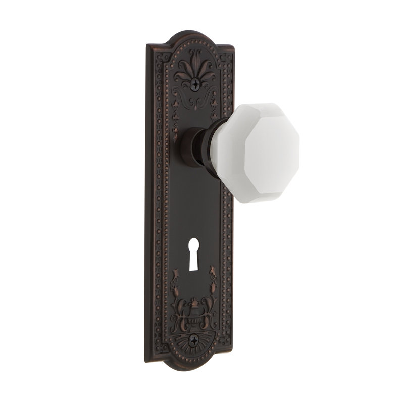 Assiette Meadows avec trou de serrure décoratif et bouton blanc Waldorf, Bronze intemporel