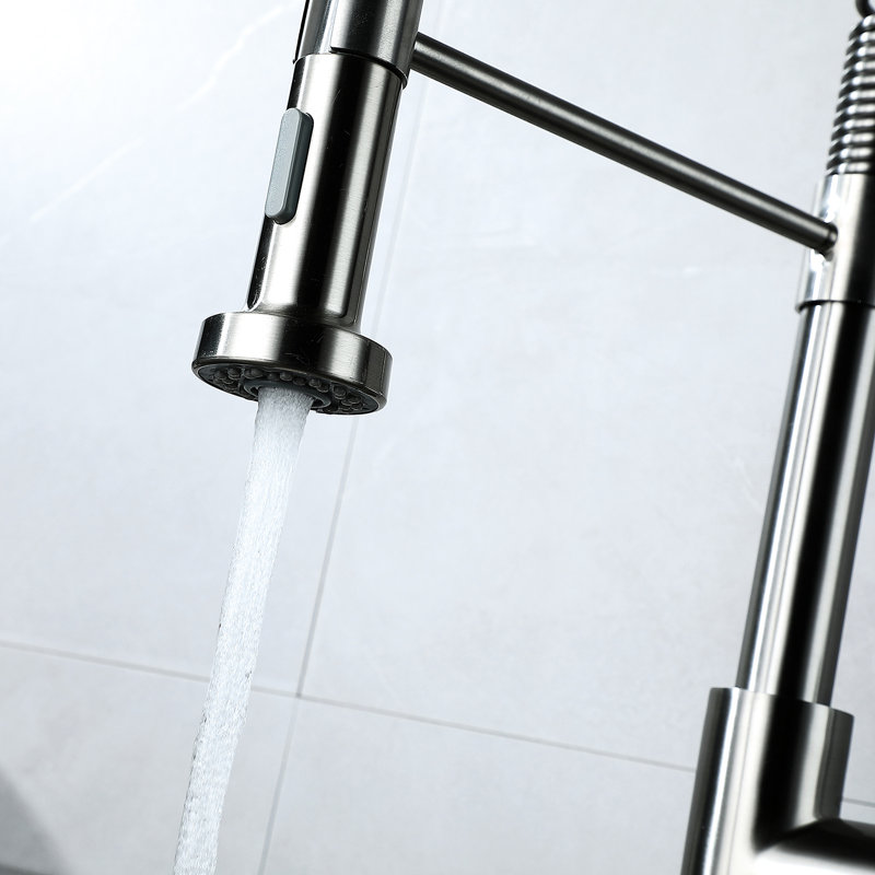 Robinet d'évier de cuisine à poignée simple - nickelage brossé, bec pivotant à 360 degrés, réglage réglable du débit d'eau pour un traitement de surface, une rotation et une évacuation optimaux