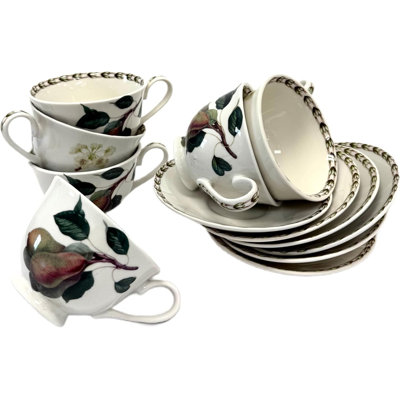 Victoria Bella, ensemble de 6 tasses à café en porcelaine tendre et soucoupes dans le motif de fruits Hookers montrant une poire