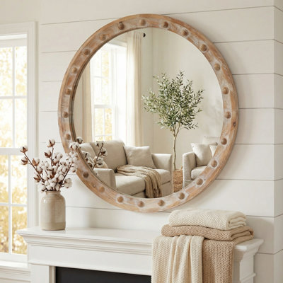Miroir mural rond rustique 23,62 po avec cadre à rivets et miroir décoratif préinstallé avec grande surface réfléchissante pour le salon de la chambre à coucher, bois naturel