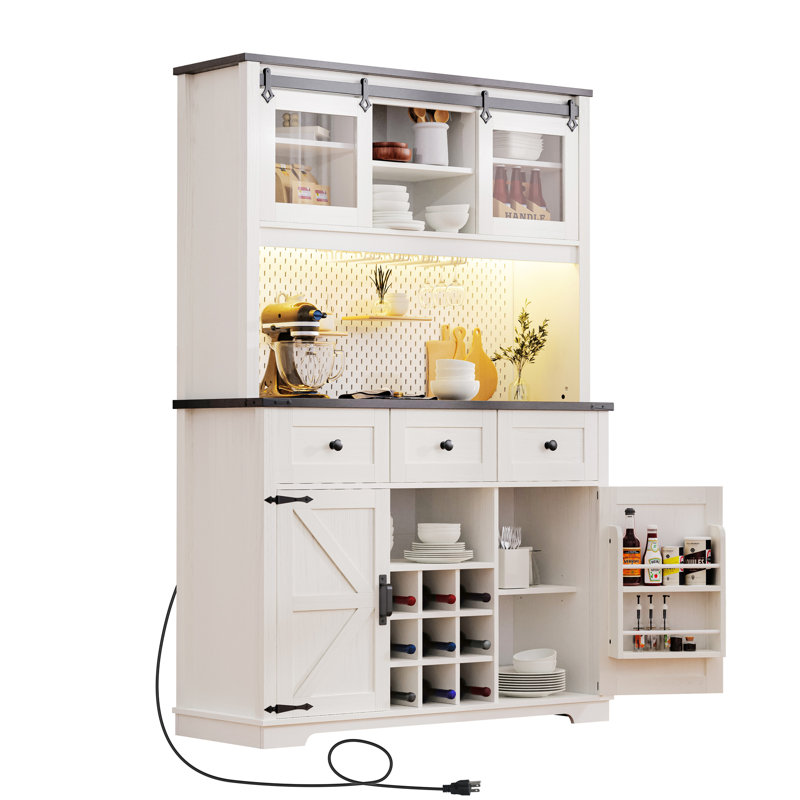 Armoire-bar 71 "avec support de rangement interne Farmhosue, armoire de cuisine avec huche, porte coulissante, prise de courant, panneau perforé