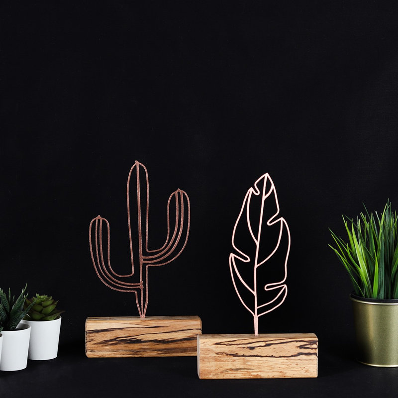 Ensemble d'objets décoratifs élégants (2 pièces), finition bronze | Cactus (6,3 x 9,4 x 1,4 pouces) et plume (6,3 x 11,8 x 1,4 pouces) | 100% métal (épaisseur de 2 mm) et bois | Parfait pour la décoration intérieure et les idées de cadeaux uniques