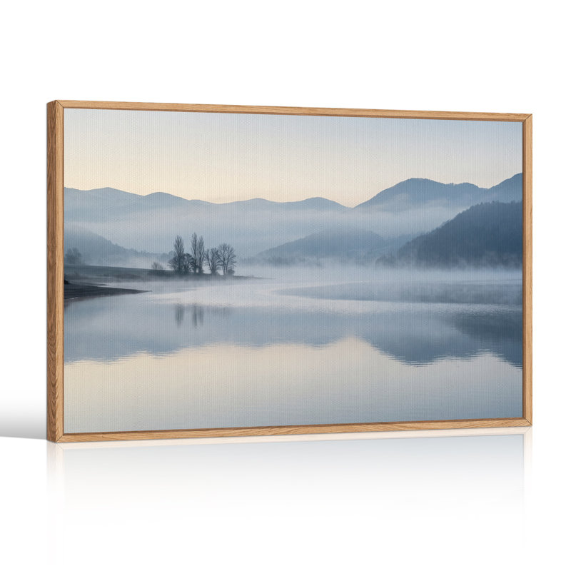 Montagnes brumeuses et arbres dénudés se reflétant dans une rivière - Tableau sur toile, 18"H x 24"W