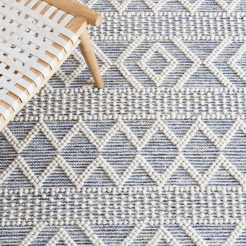 Peetz Hand Loomed Wool/Cotton Southwestern Rug in Blue/Ivory, Round 6'