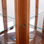 Vitrine de coin lumineuse avec portes et tablettes en verre trempé