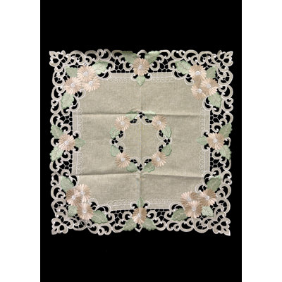 Nappe carrée brodée Fleur Latte