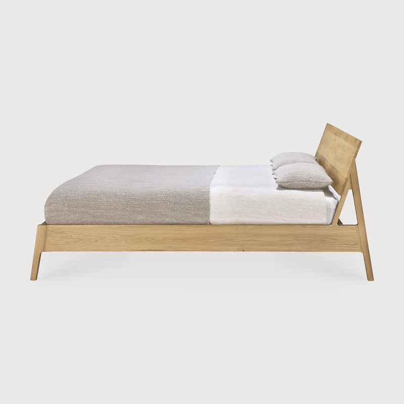 Air Solid Wood Bed, Queen