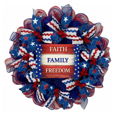 Couronne patriotique Faith Friends Family