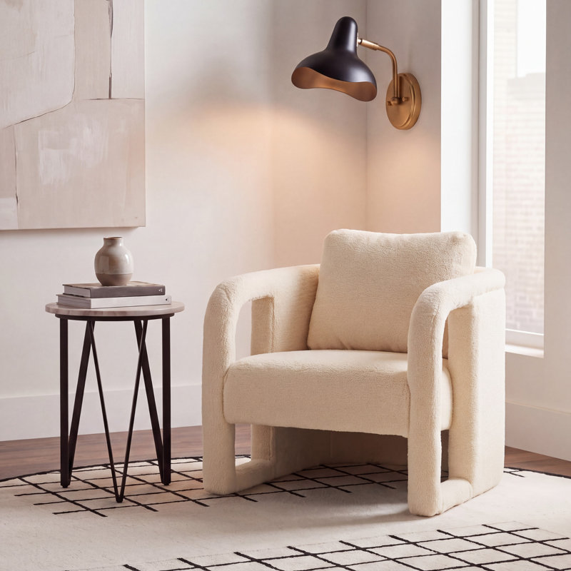 Fauteuil l 29 po Potters, Fausse peau de mouton crème