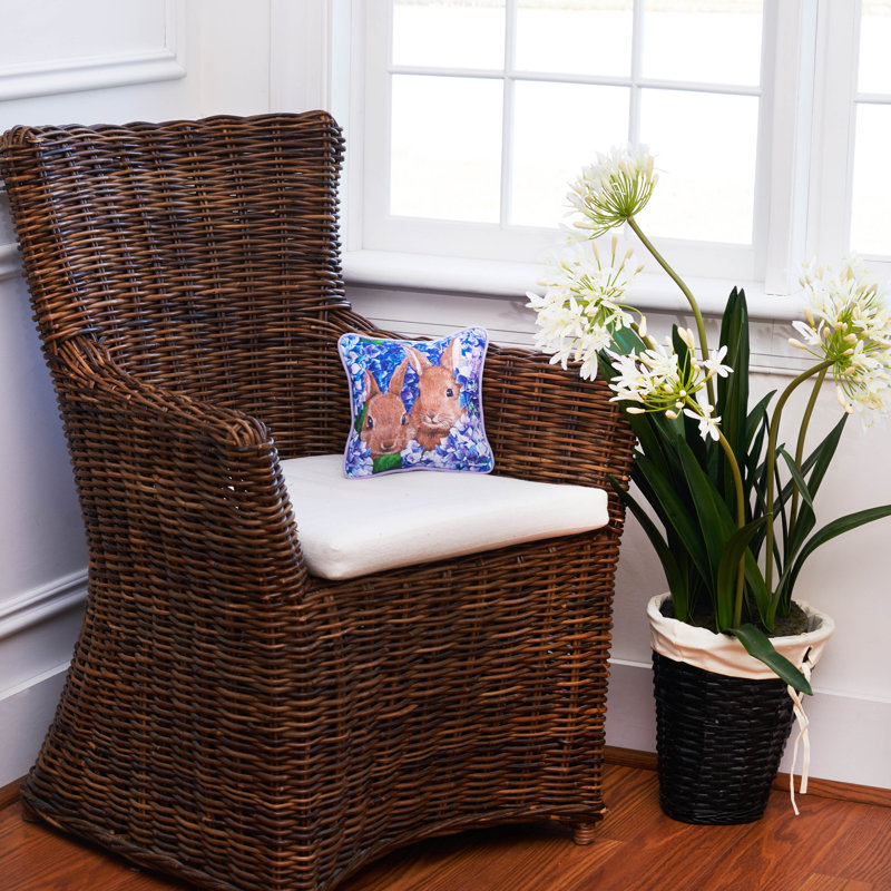 Coussin Bunnies in Hydrangeas