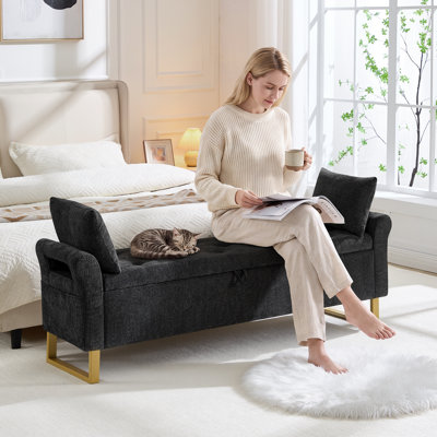 Banc de rangement pour lit très grand 67 po avec pieds et coussins dorés