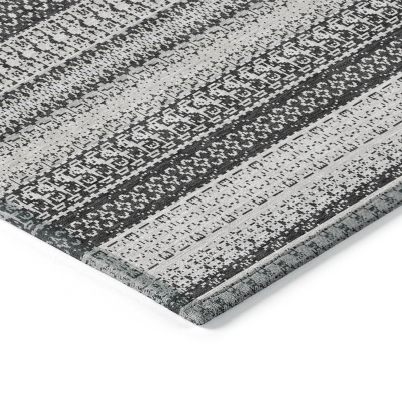 Tapis noir rond 8 po
