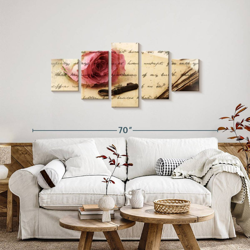Rose sur vieilles lettres, H 24 po x l 55 po