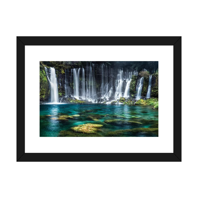 «Shiraito Falls» par Jan Becke - reproduction, H 16 po x l 24 po x P 1 po, Papier encadré noir