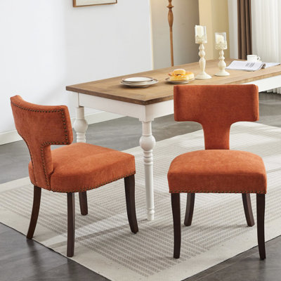 Chaise de salle à manger de style Mid-Century moderne, chaises rembourrées en lin orange avec clous courbés et cuivrés, assise en bois franc pour plus de stabilité, coussin en mousse et siège relaxant de 2 chaises, orange. Chaise en tissu décorée