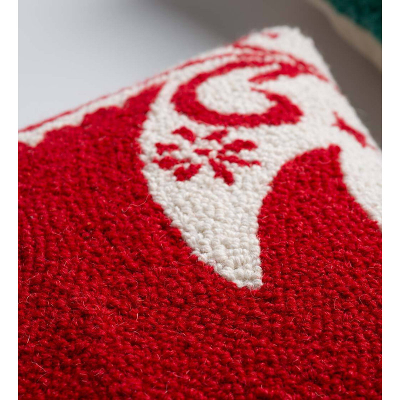 Coussin décoratif crocheté à la main Red Dove, 16 po
