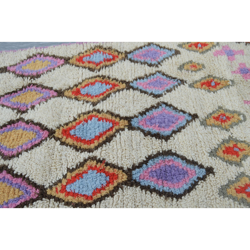 Tapis blanc cassé / rose / mauve unique de 3 pi 1 po x 8 pi 6 po années 1980