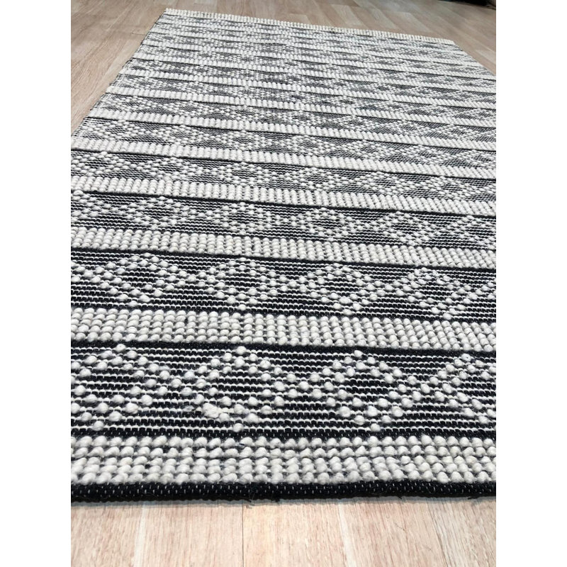 Tapis contemporain noir à motif géométrique à losanges en laine tissée à la main noire, 8 pi x 10 pi