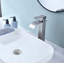 Robinet de lavabo de salle de bain à poignée simple avec bonde escamotable Waterfall