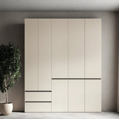 Simple Solid Color Wardrobe