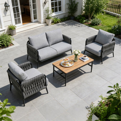 Ensemble de mobilier d'extérieur 4 pièces, ensemble de conversation en osier tissé à la main avec coussins en oléfine et table basse WPC, capacité de 330 lb pour la cour, le balcon et le jardin