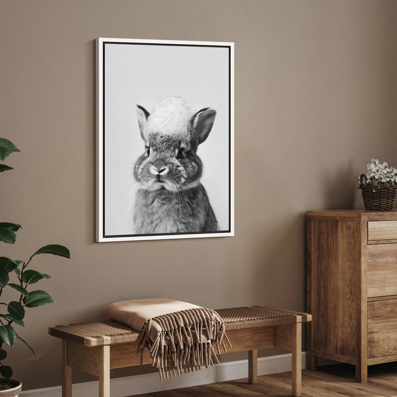 «Bunny with Soap Bubbles», impression sur toile encadrée d'un animal monochrome adorable pour une décoration ludique de salle de bain ou de chambre de bébé