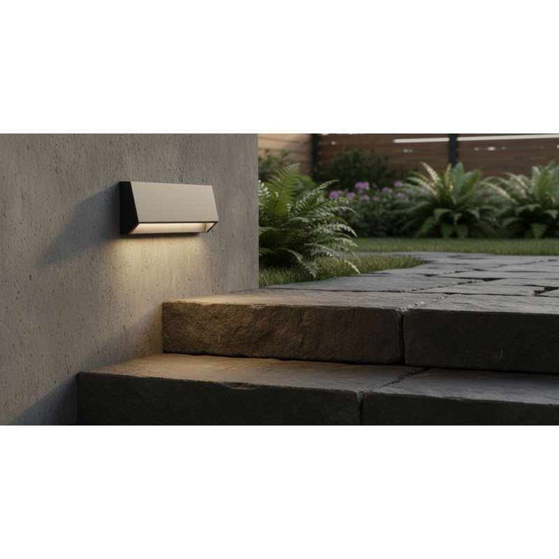 8cm H Integrated LED Outdoor Sconce