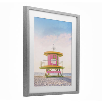 «Pink Lifeguard Stand», reproduction de paysage encadrée sous verre, design par Sissi et Seb