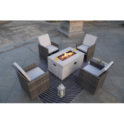 Ensemble de conversation pour 4 personnes avec coussins