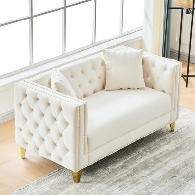 Velours 2 places moderne de 58 po beige, conception à têtes de clou à boutons, accoudoirs carrés, coussin éponge haute densité et structure de bureau à domicile fiable