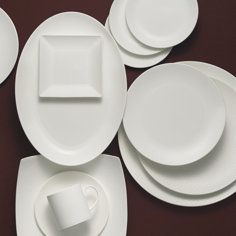 Gio 16-Piece Dinnerware Set, Service for 4