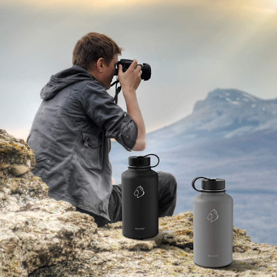 Bouteille d'eau isolée en acier inoxydable 64 oz.