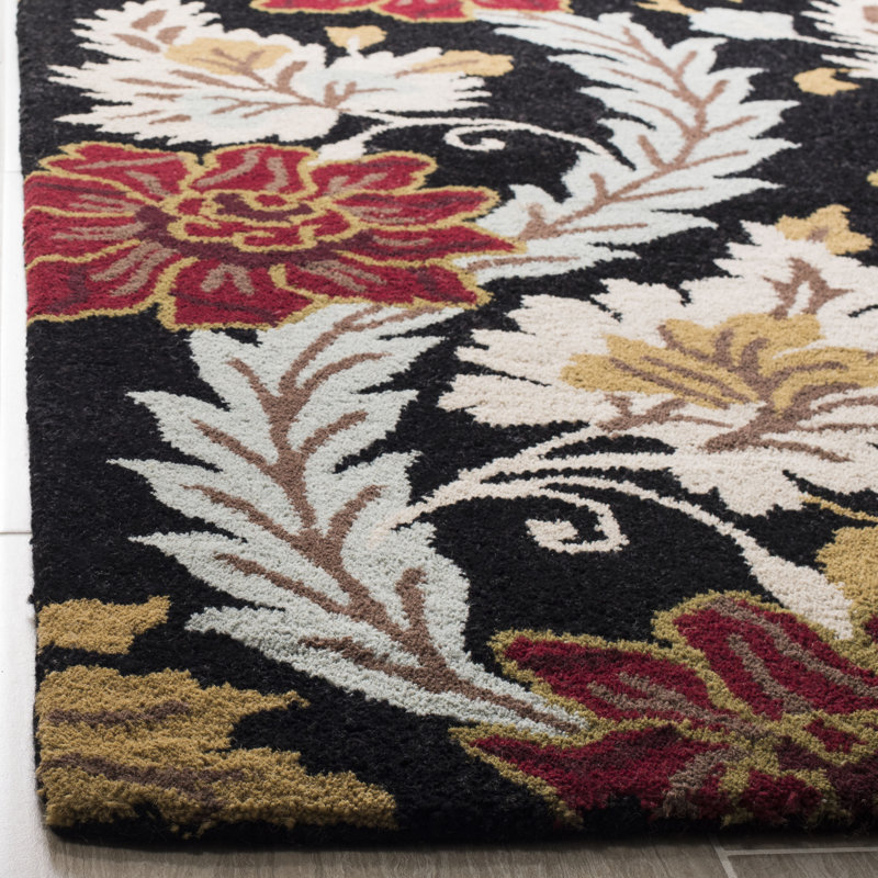 Emrick Hand Hooked Wool/Cotton/Latex Floral Rug in Black, Round 6'