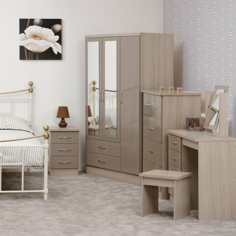 Cascio 3 Drawer Bedside Table, Oyster Gloss/Light Oak Effect Veneer