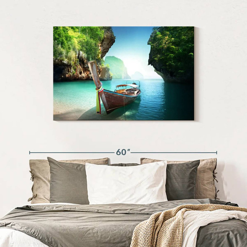 Bateau Mehar sur la plage de Krabi, H 30 po x l 45 po