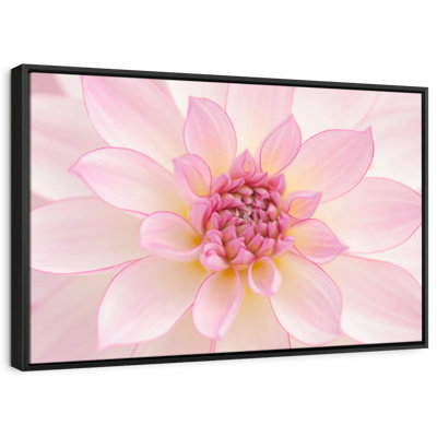 Impression sur toile de pétales rose clair