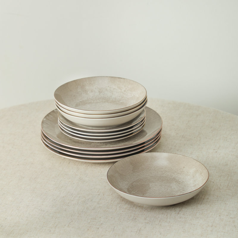 Service de table 12 pièces en porcelaine Christian Siriano, Beige