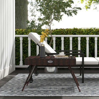 Table d'appoint pliante en rotin Outsunny, osier PE tissé à la main pour une utilisation intérieure et extérieure, résistante aux intempéries et portable